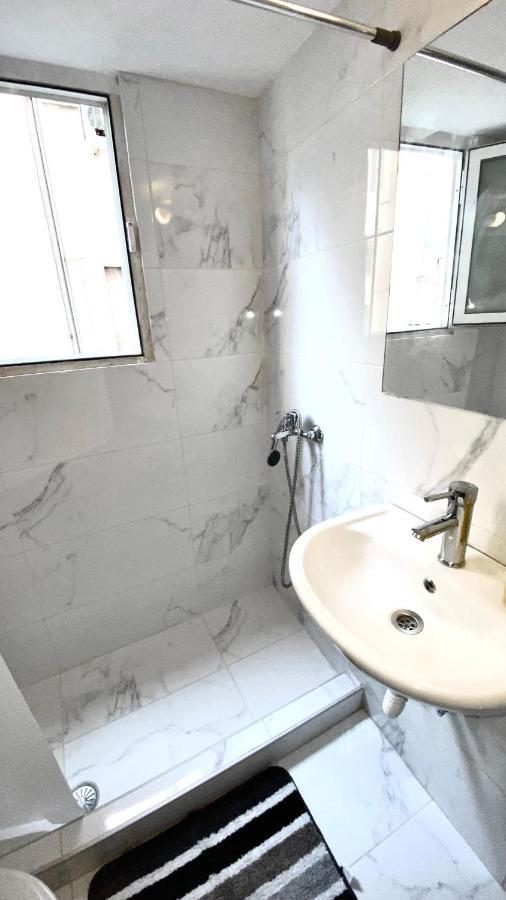 The Bohemian In Exarcheia Athens Center Apartment Bagian luar foto